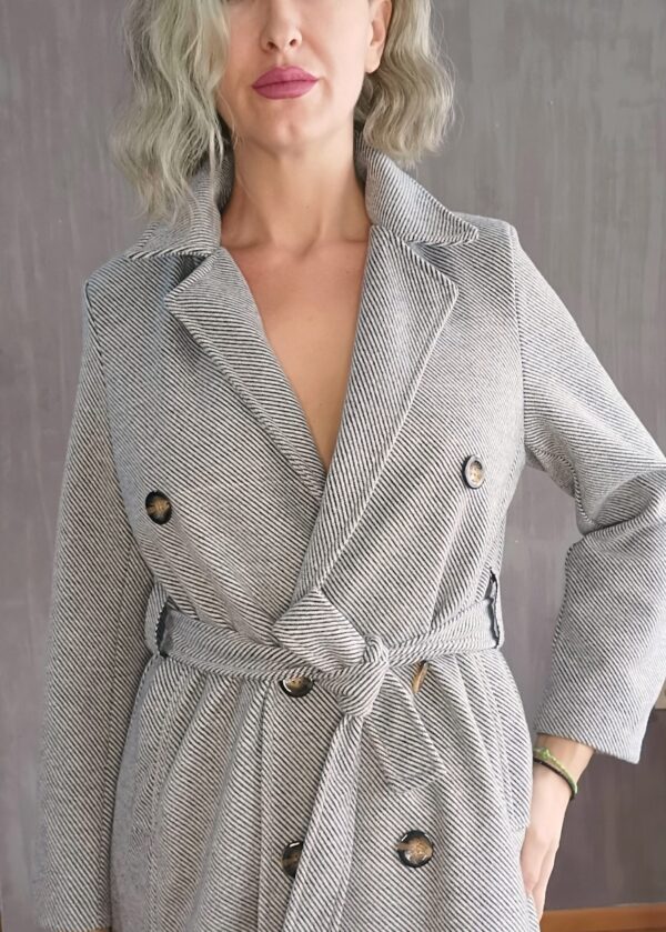 ΓΚΡΙ ΠΑΛΤΟ ΜΕ ΚΟΥΜΠΙΑ