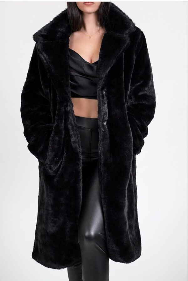 ΓΟΥΝΑ  ΜΑΚΡΙΑ  ΜΑΥΡΗ