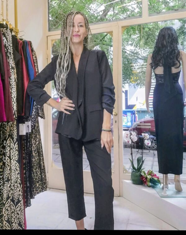 ΚΟΣΤΟΥΜΙ ΜΕ ΠΑΝΤΕΛΟΝΙ