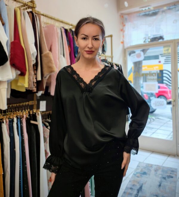 ΜΠΛΟΥΖΑ ΜΕ ΔΑΝΤΕΛΑ