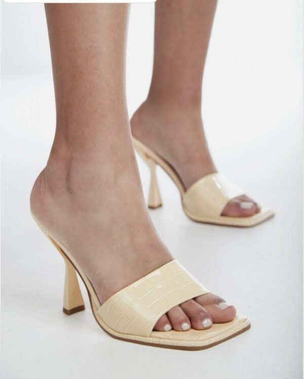 MULES CROCO ΜΕ ΤΑΚΟΥΝΙ